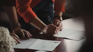 Contrato de compra e venda de veículo: Elementos essenciais